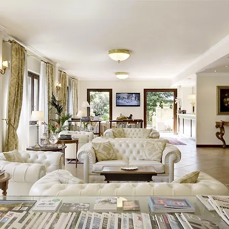Szálloda Cattani Stuart Xvii Secolo 4*