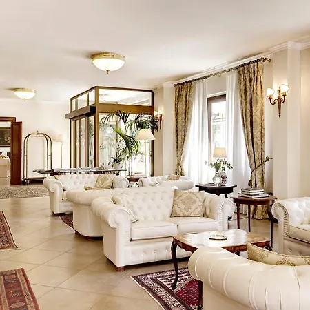 Cattani Stuart Xvii Secolo Hotel 4*