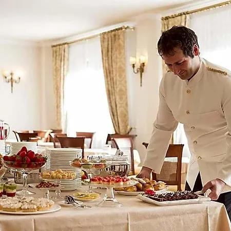 Cattani Stuart Xvii Secolo Otel