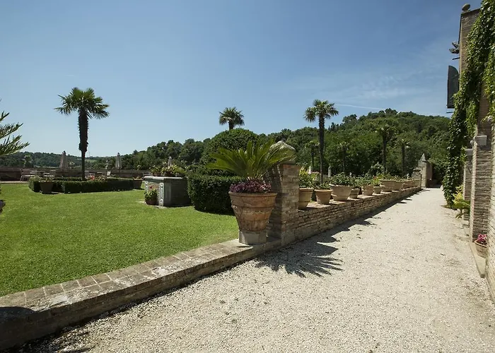 Cattani Stuart Xvii Secolo 4*